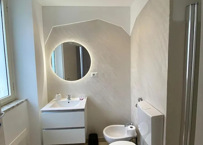 International House Apartment *